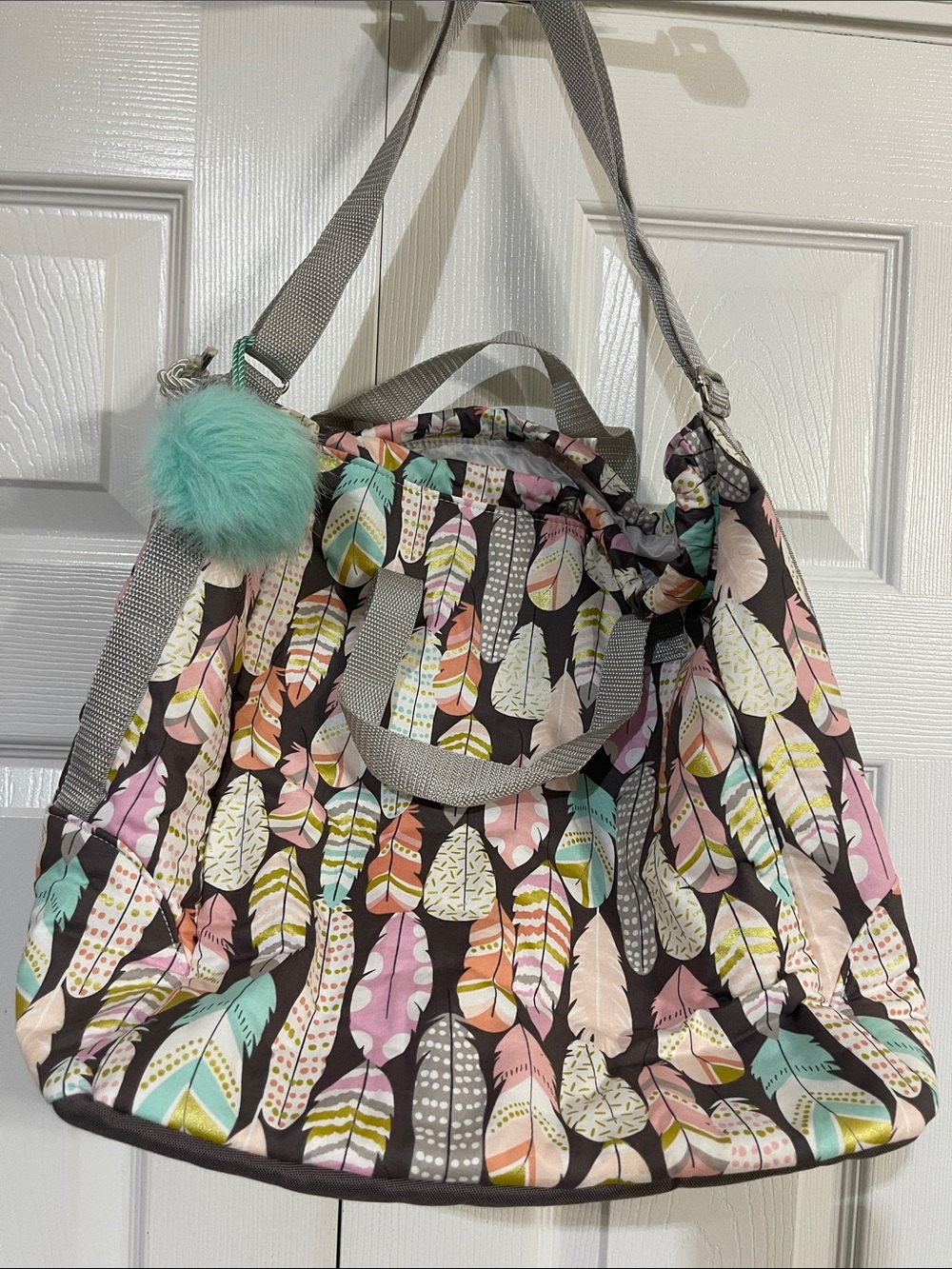 Feather-Print Tote Bag in Multicolor with Gray Straps